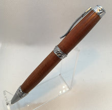 Load image into Gallery viewer, Quilted Makore Ultra Cigar